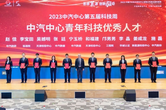 764736919052599296.jpg 764736919052599296.jpg